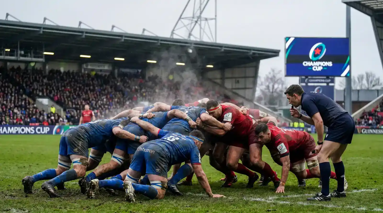 Powerful scrum contest between a Top 14 and Premiership side in Europe